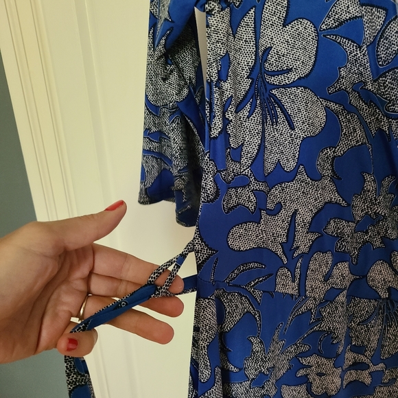 Blue Floral Pattern Dress - Picture 5 of 5